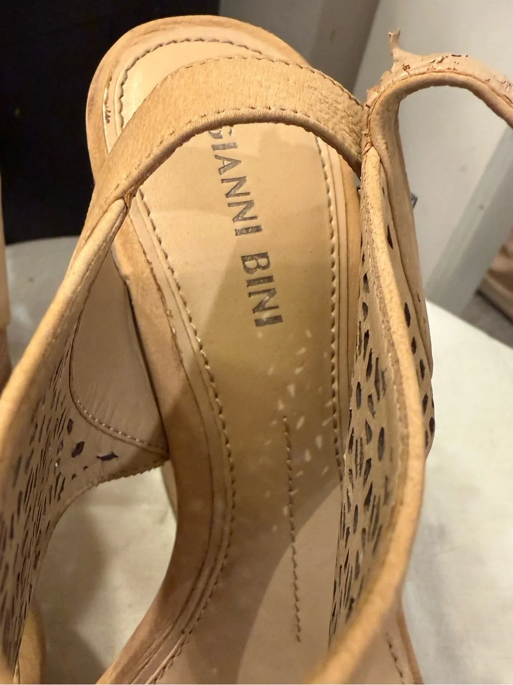 Gianni Bini Tan Leather Laser Cut Wedge Sandals Size 8.5